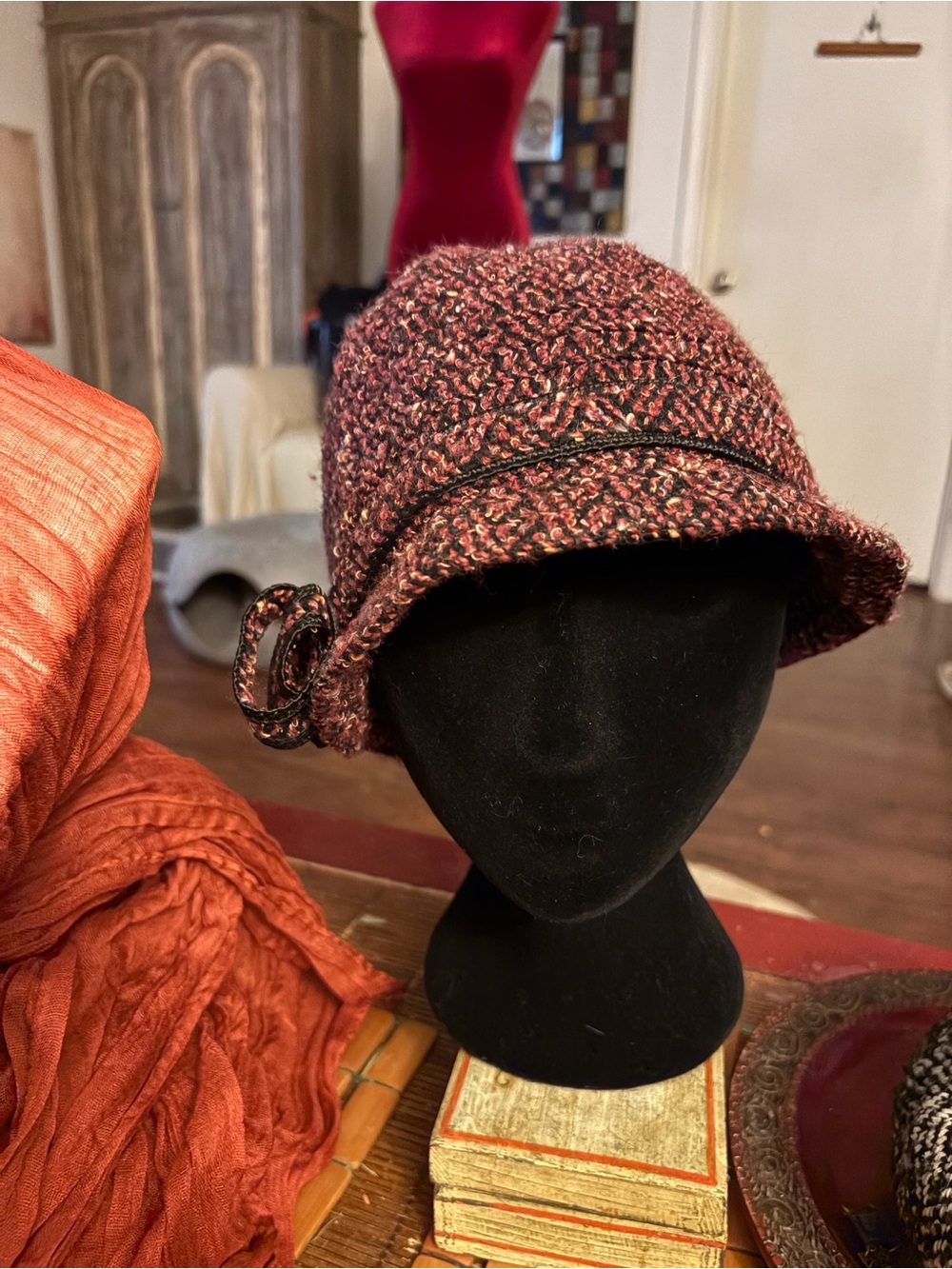 Womens Tweed Cloche Hat in Mixed Berry